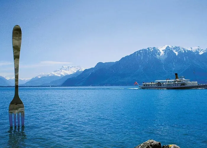 Riviera - Private In A Shared فندق